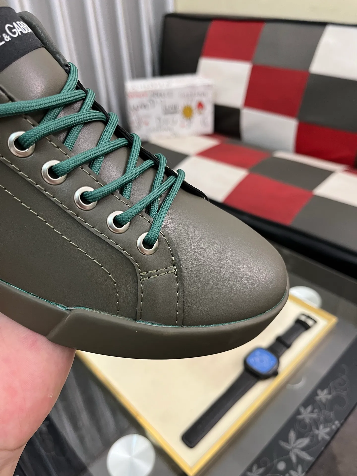 Men's shoes 💰420⌚️⌚️DG's latest popular 🔥🔥casual shoes, the tongue has the brand's iconic details, and the combination of silk cowhide and cow suede enhances the style. Fashionable and versatile, it can complement any look. Create an exquisite design with unique dynamic vitality and modern atmosphere, showing modern elegance. Size: 35-46